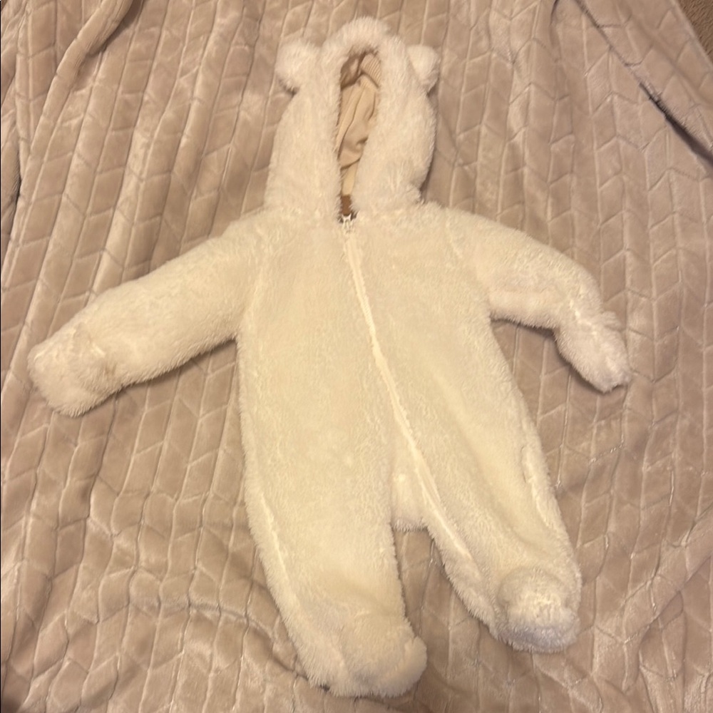 Carter’s White Teddy Baby/Infant Onesie (Newborn)